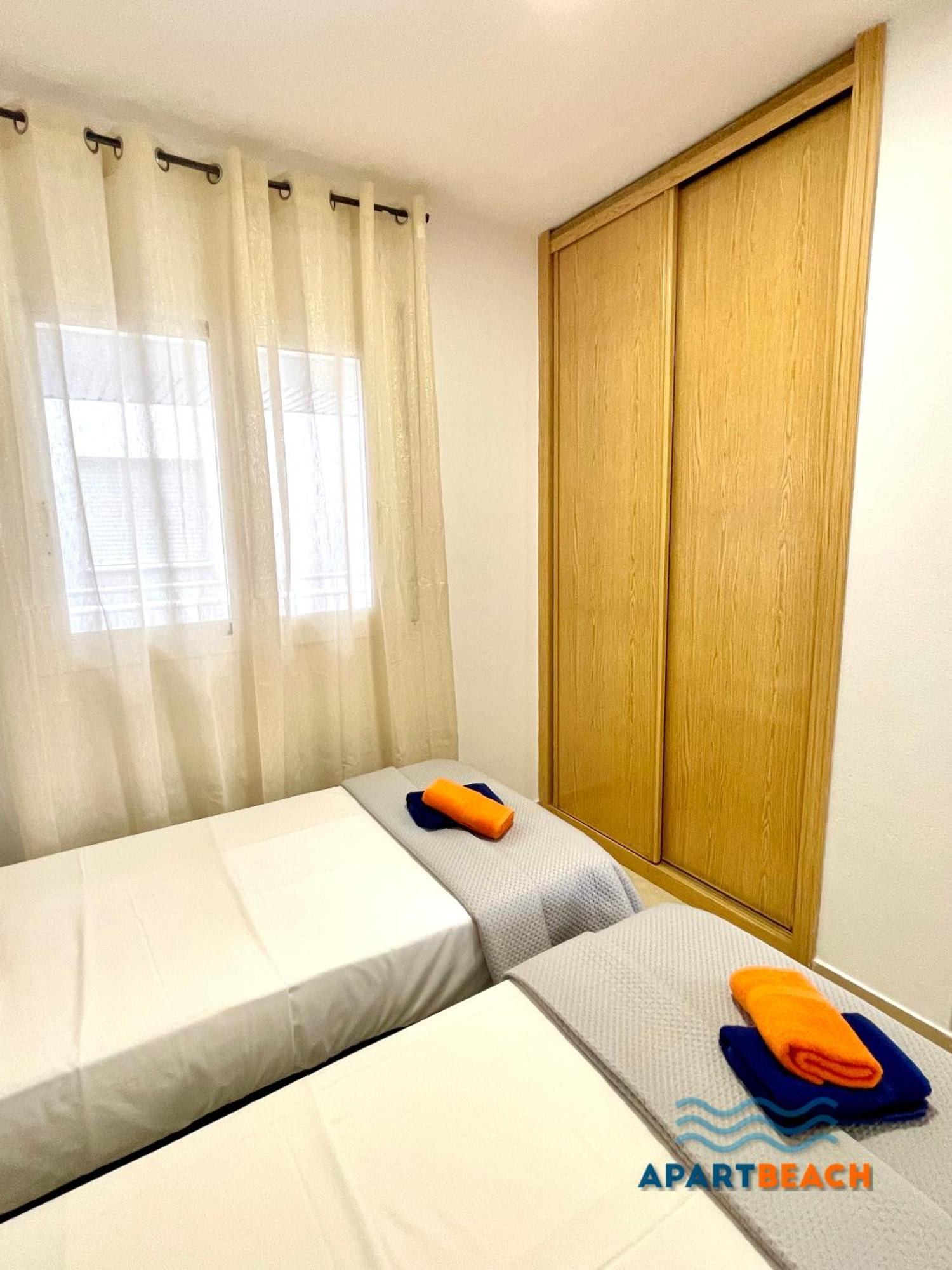 Apartbeach Golden I Muy Luminoso Junto Playa Y Climatizado Salou Exterior photo