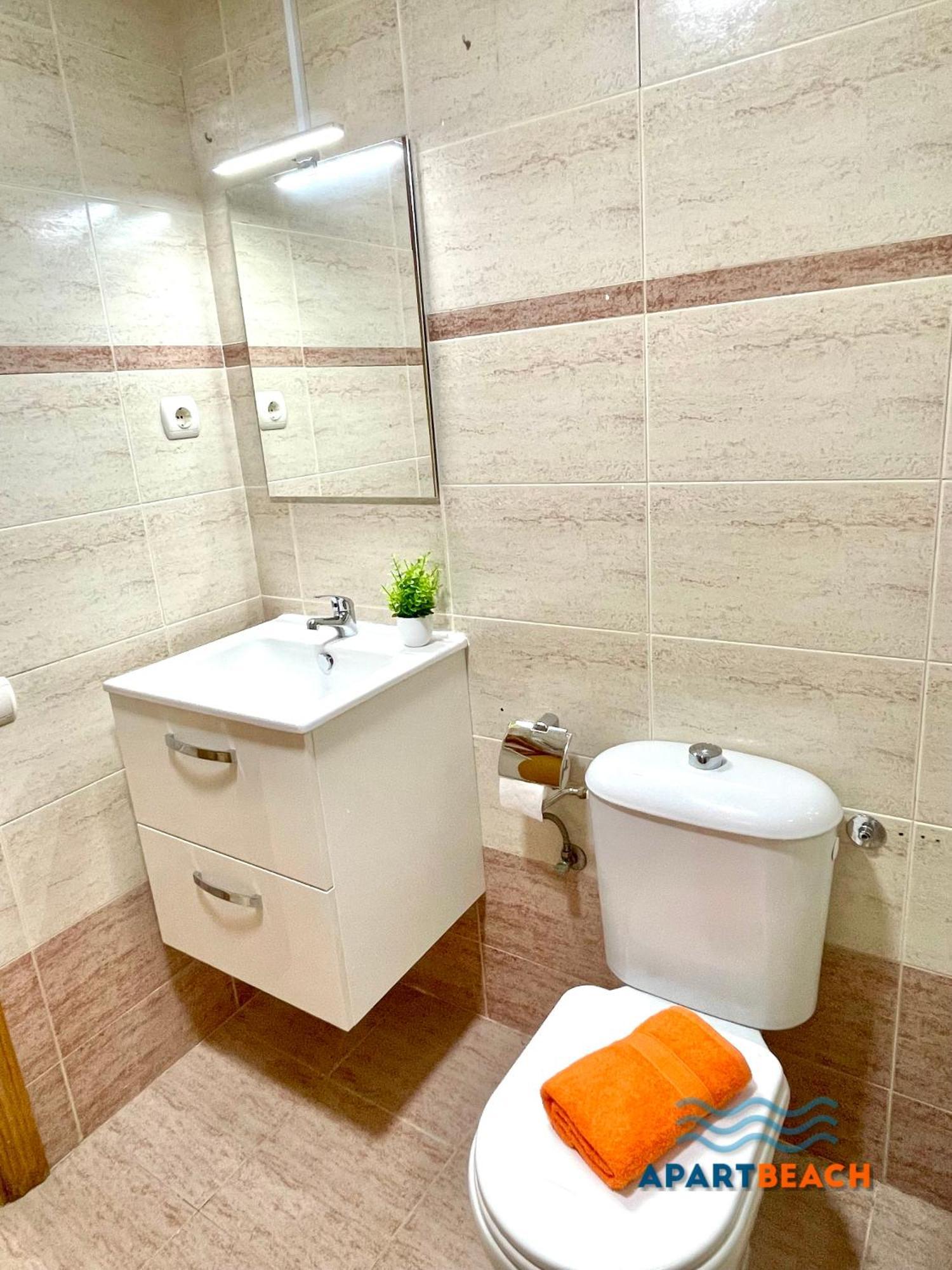 Apartbeach Golden I Muy Luminoso Junto Playa Y Climatizado Salou Exterior photo